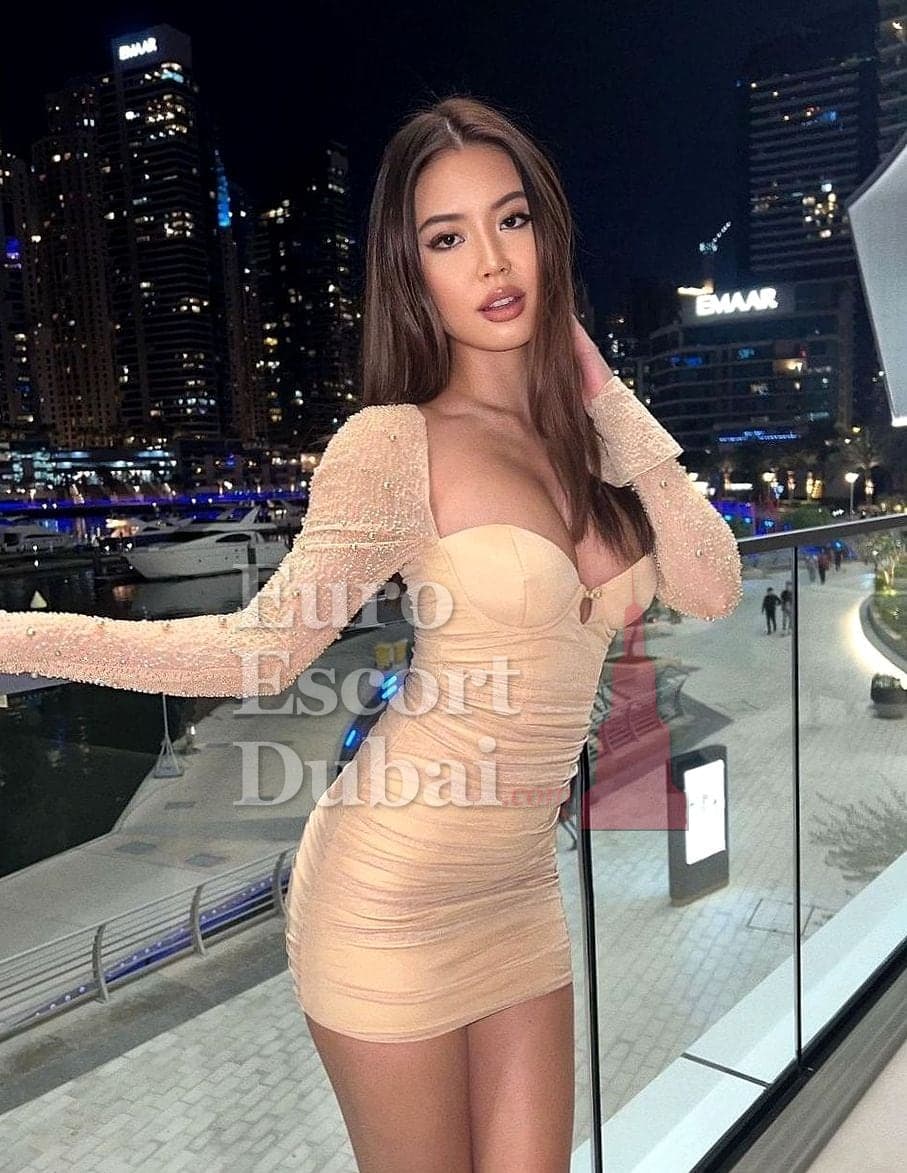 Marine, 23, escort in Dubai — 172 cm, black hair (photo 6 of 6)