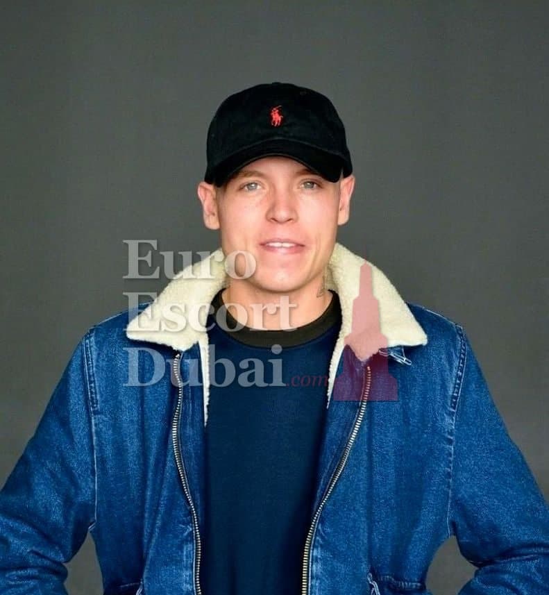 Alan, 29, escort in Dubai — 190 cm, blonde hair (photo 10 of 10)