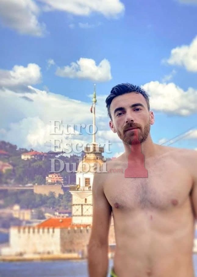 Kyle, 28, escort in Dubai — brown hair, 183 cm (photo 1 of 6)