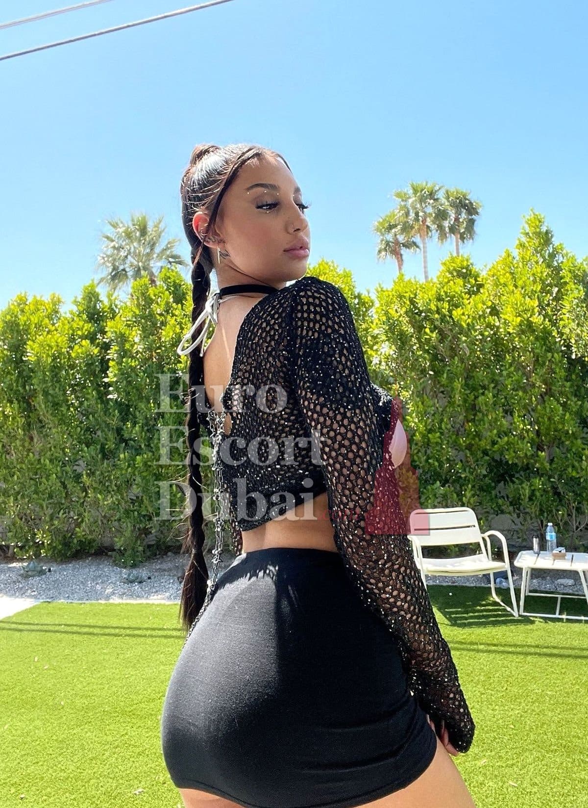 Fleur, 26, escort in Abu Dhabi — black hair, 172 cm (photo 1 of 4)