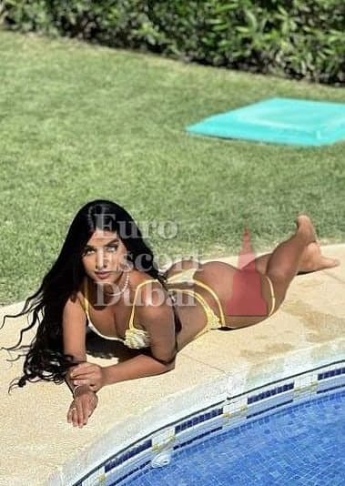 Juliana, 22, escort in Dubai — Colombian, 167 cm (photo 2 of 4)
