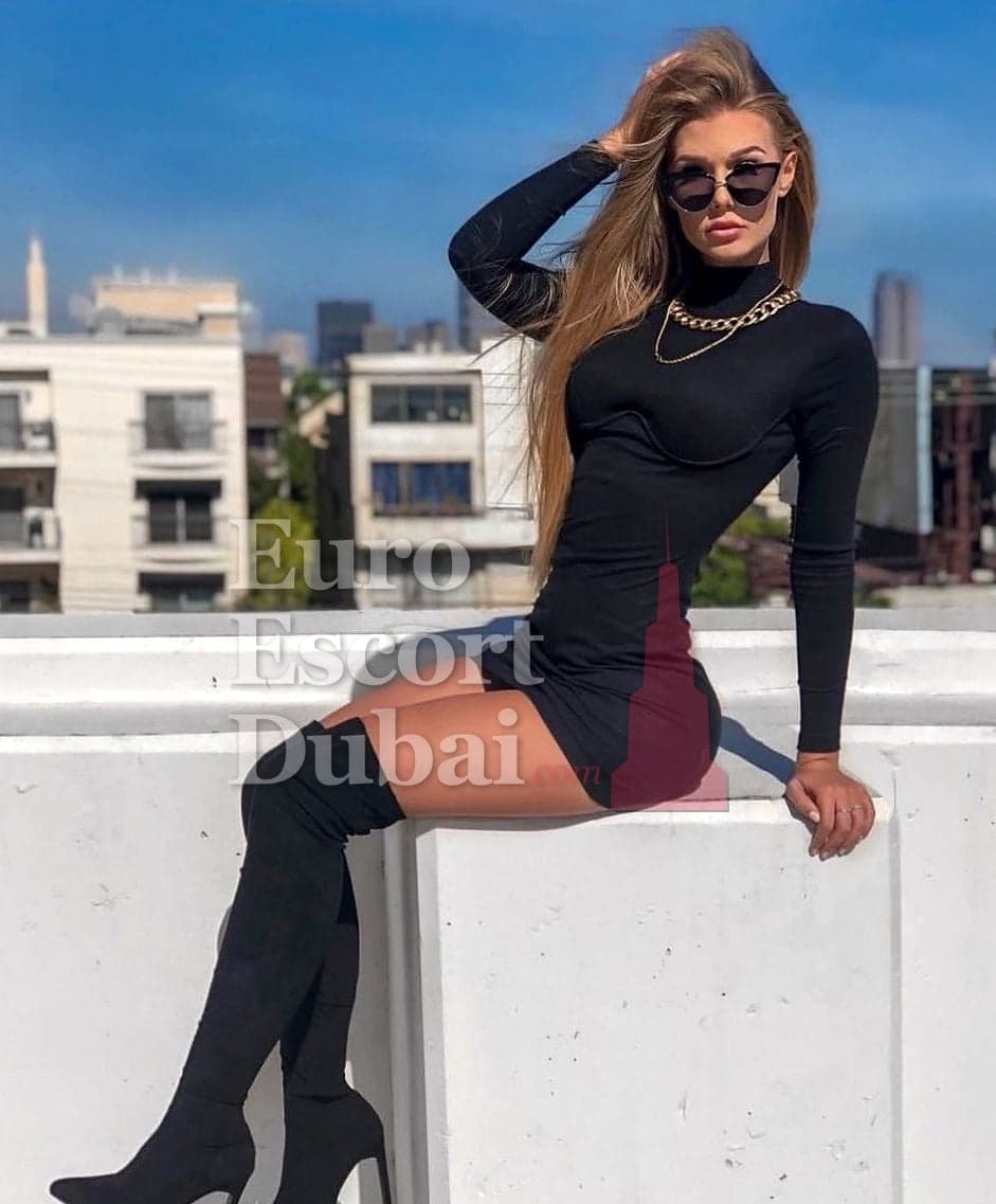 Claudia, 22, escort in Dubai — French, 170 cm (photo 2 of 6)