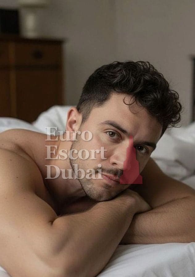 Ahmed, 28, escort in Dubai — 178 cm, black hair (photo 6 of 13)