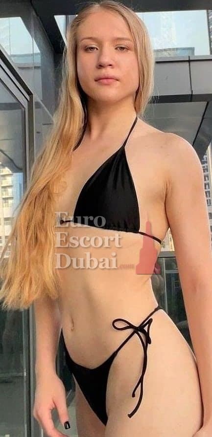 Darina, 20, escort in Dubai — blonde hair, Russian (photo 1 of 13)