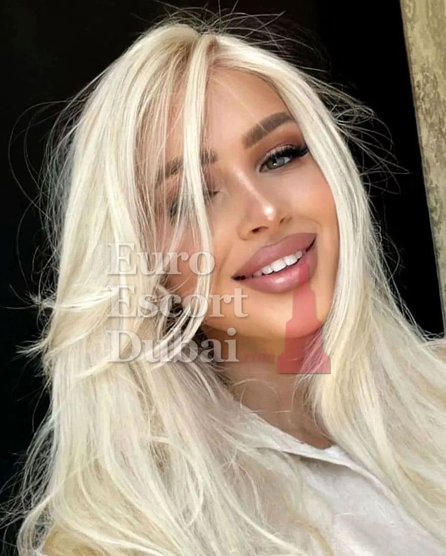 Heloise, 24, escort in Dubai — blonde hair, 170 cm (photo 7 of 8)