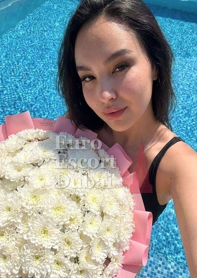 Aida, 25, escort in Dubai — 168 cm, brown hair (photo 9 of 13)