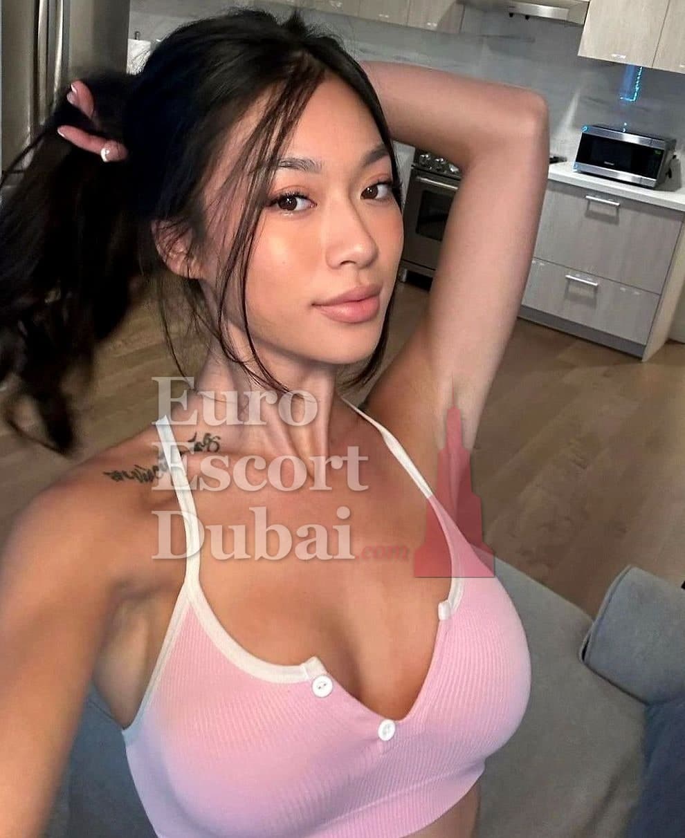 Malai, 28, escort in Abu Dhabi — 165 cm, black hair (photo 4 of 6)