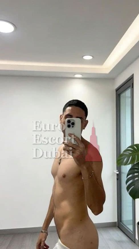 Jack, 24, escort in Dubai — black hair, 185 cm (photo 1 of 7)