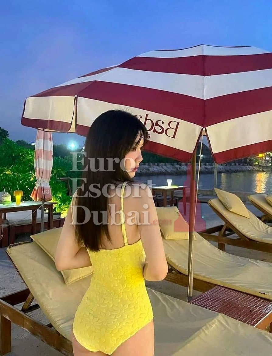 Rattana, 21, escort in Dubai — black hair, Indonesian (photo 1 of 6)