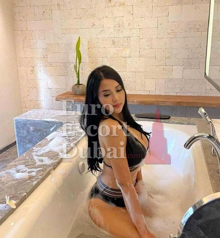 Anya, 23, escort in Abu Dhabi — Indonesian, 169 cm (photo 5 of 7)