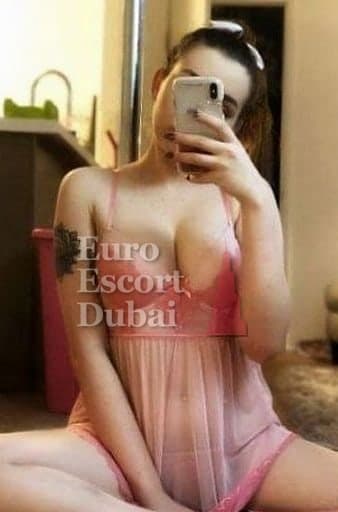 Carolyn, 27, escort in Sharjah — 166 cm, black hair (photo 3 of 4)