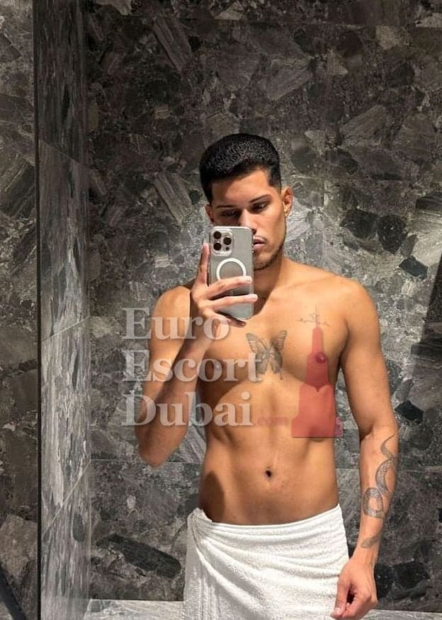 Denis, 24, escort in Dubai — black hair, 180 cm (photo 5 of 8)