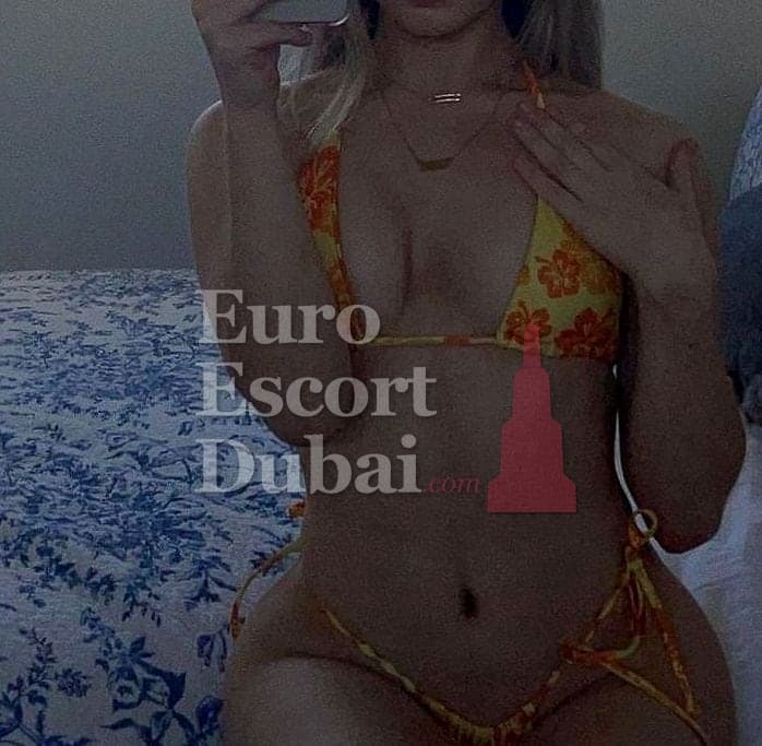 Ophelia, 29, escort in Ras Al Khaimah — blonde hair, 178 cm (photo 3 of 5)