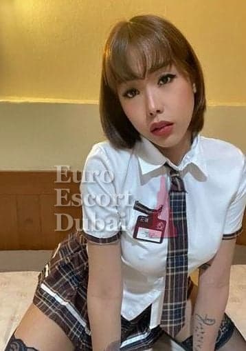 Minji, 28, escort in Dubai — brown hair, Chinese (photo 7 of 13)