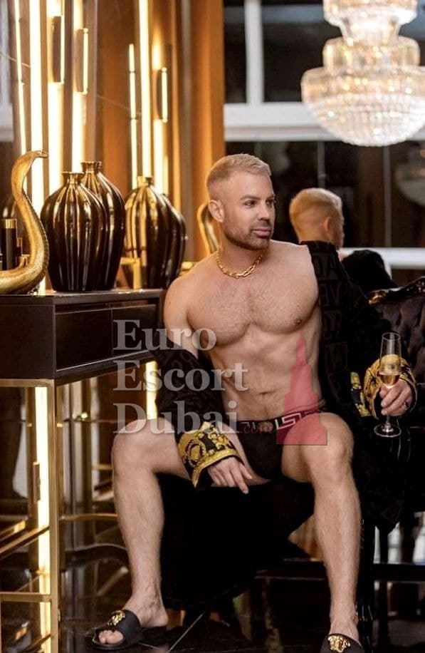Max, 31, escort in Abu Dhabi — 178 cm, blonde hair (photo 10 of 13)