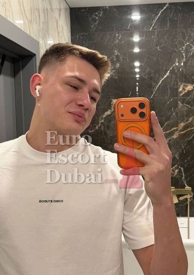 Evan, 18, escort in Dubai — 185 cm, brown hair (photo 6 of 13)