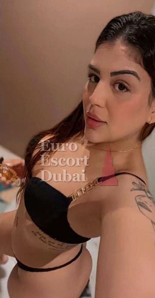 Latifa, 33, escort in Dubai — black hair, 170 cm (photo 1 of 7)