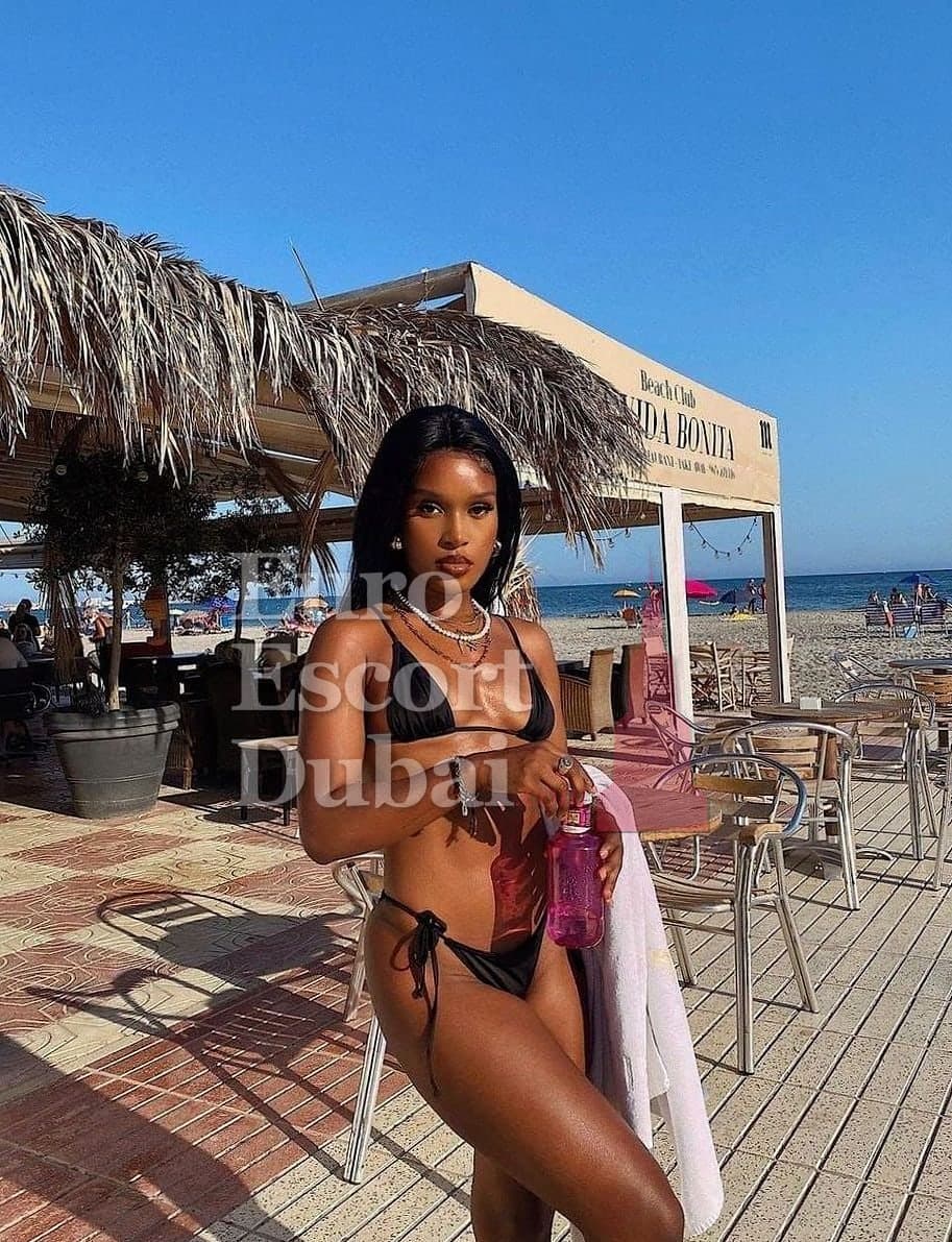 Ngozi, 26, escort in Abu Dhabi — 160 cm, black hair (photo 2 of 4)