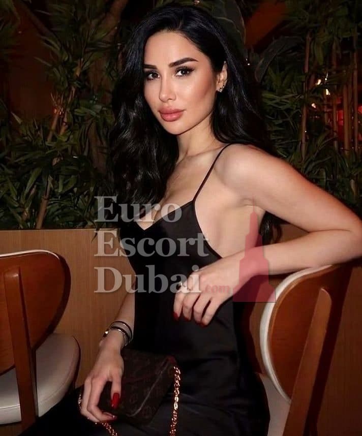 Nurgul, 25, escort in Dubai — black hair, Uzbek (photo 10 of 13)