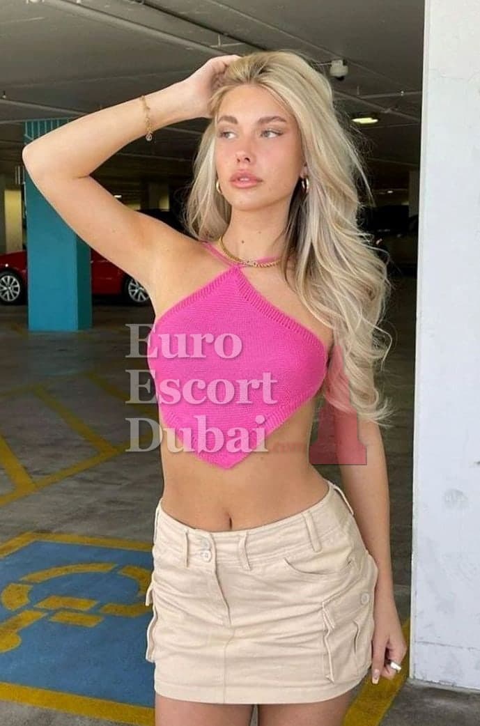 Tugce, 23, escort in Dubai — 170 cm, blonde hair (photo 3 of 6)