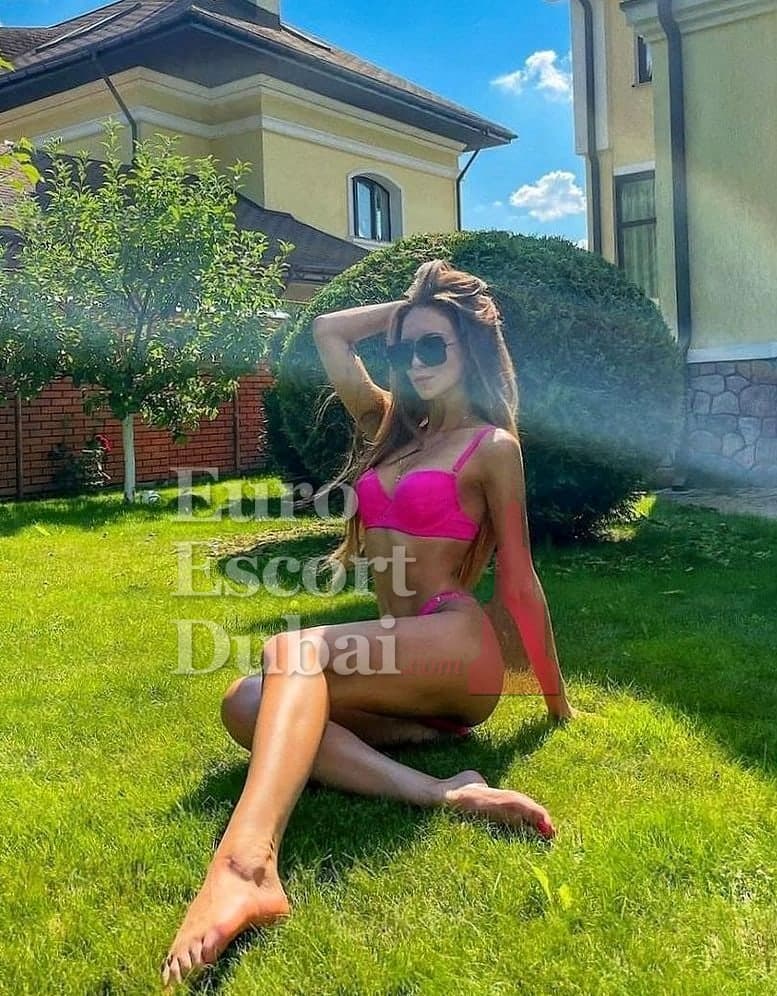 Theresa, 22, escort in Dubai — French, 170 cm (photo 5 of 7)