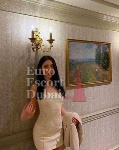 Randa, 24, escort in Al Ain — 175 cm, black hair (photo 3 of 8)