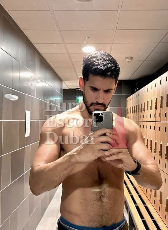 Bilal, 29, escort in Dubai — black hair, 185 cm (photo 1 of 13)