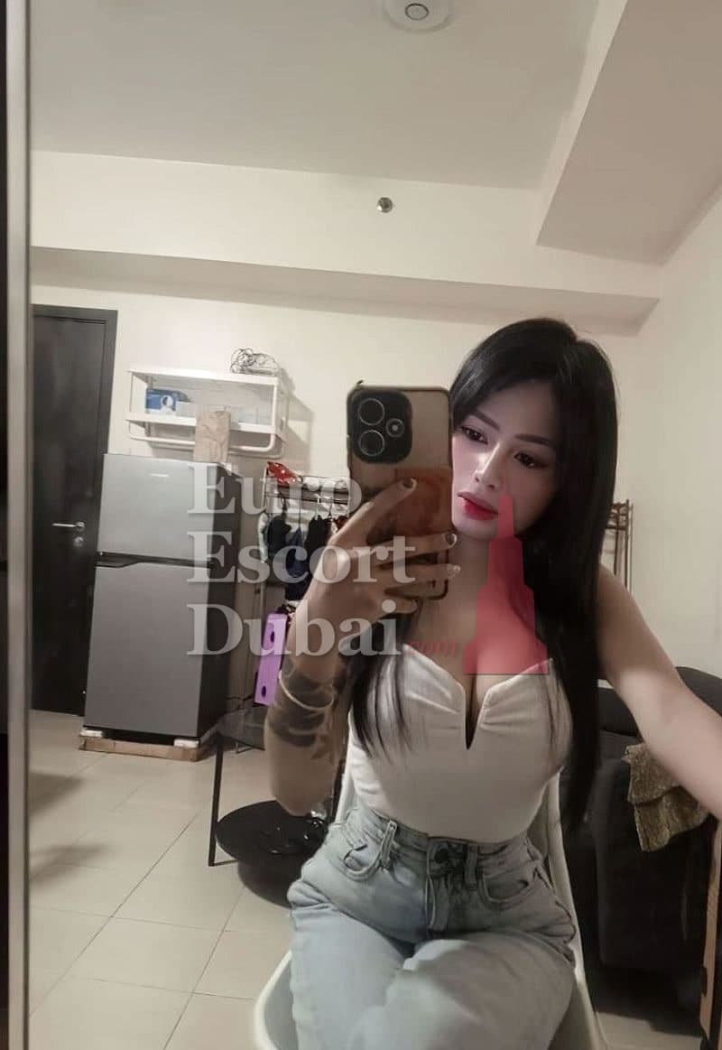 Angel, 25, escort in Fujairah — brown hair, 165 cm (photo 1 of 6)