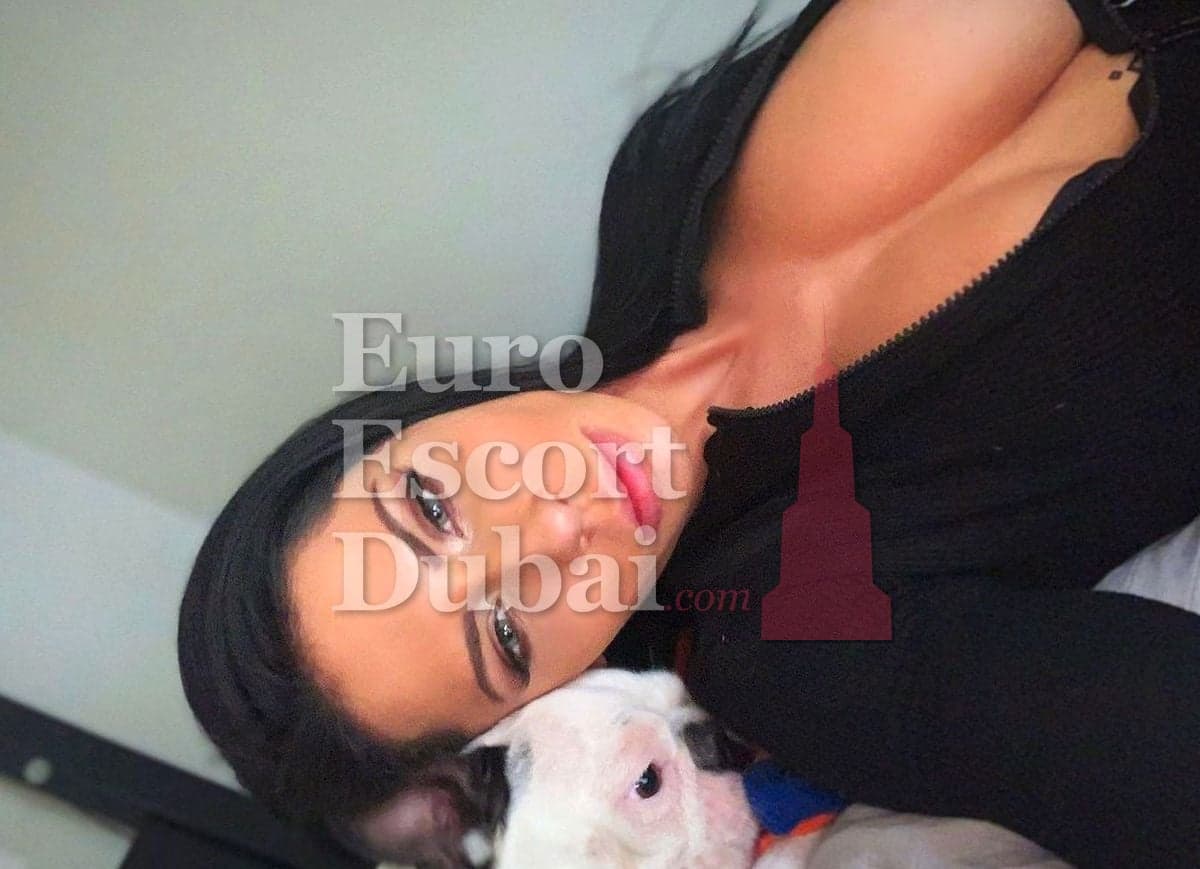 Bushra, 26, escort in Dubai — blonde hair, 179 cm (photo 1 of 5)
