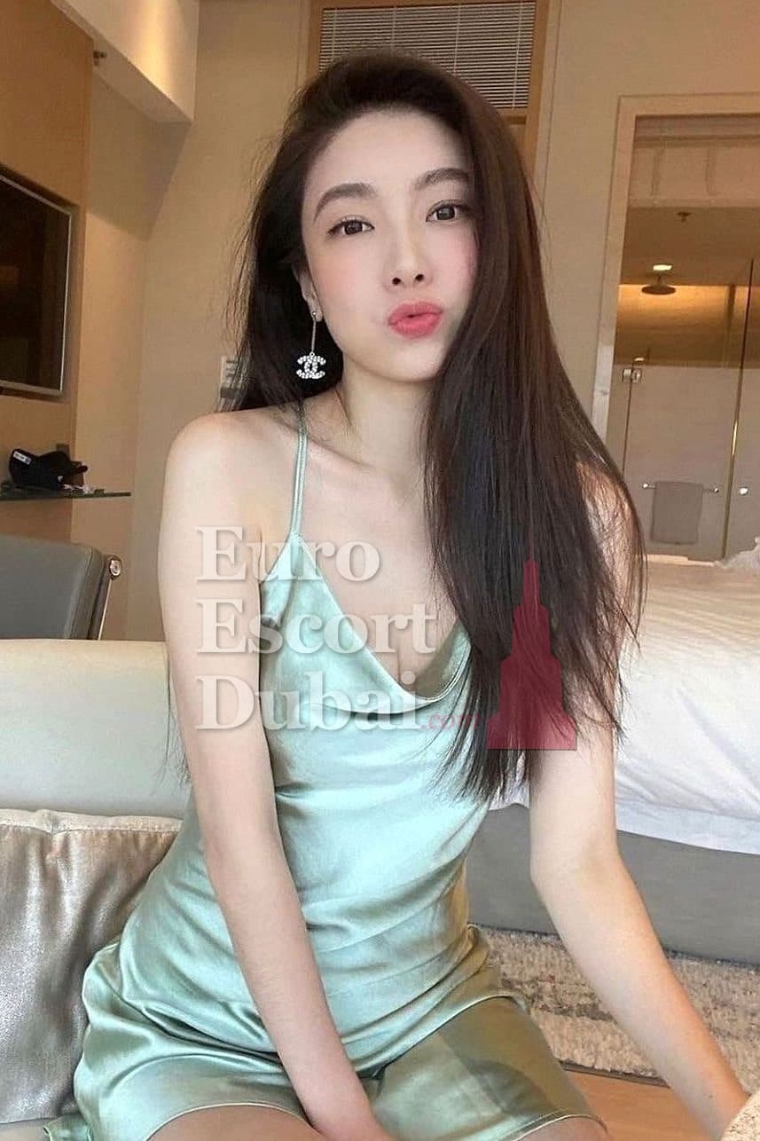 Mei, 26, escort in Dubai — black hair, 164 cm (photo 1 of 4)