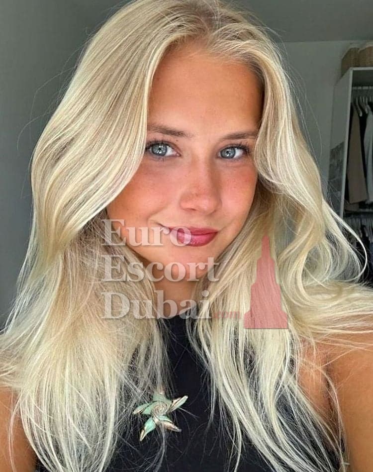 Pinar, 21, escort in Dubai — blonde hair, Turkish (photo 1 of 6)